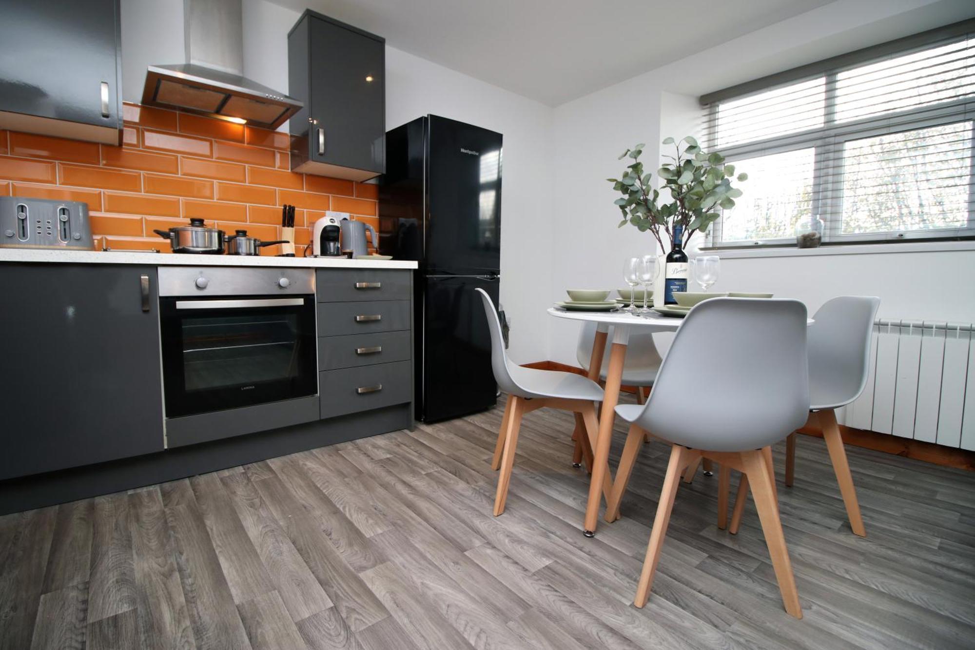Fully Equipped Kitchen, Parking, City Centre Swansea Ngoại thất bức ảnh