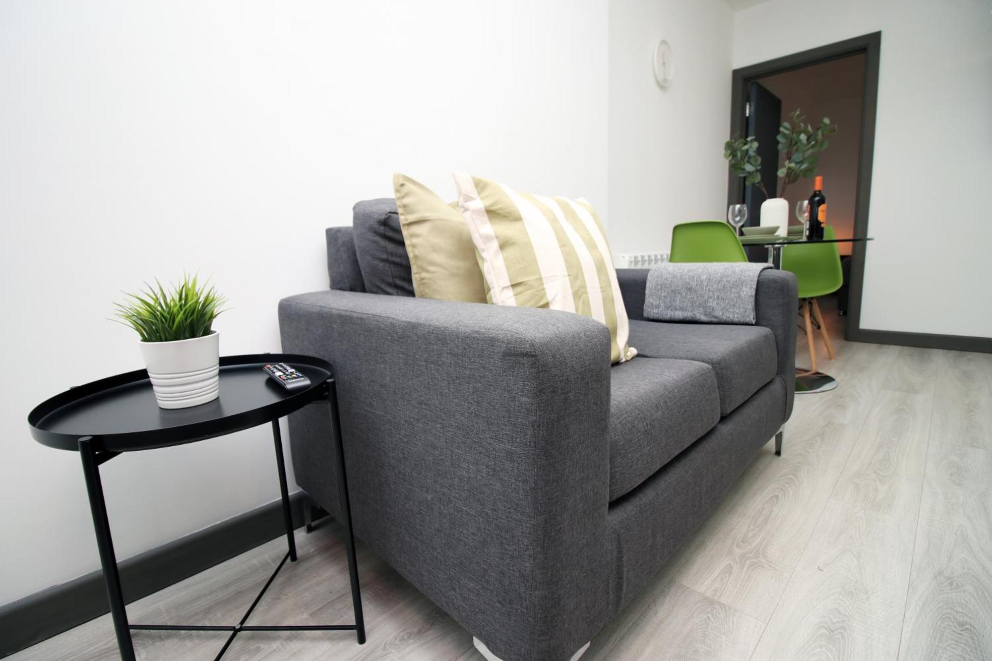 Fully Equipped Kitchen, Parking, City Centre Swansea Ngoại thất bức ảnh