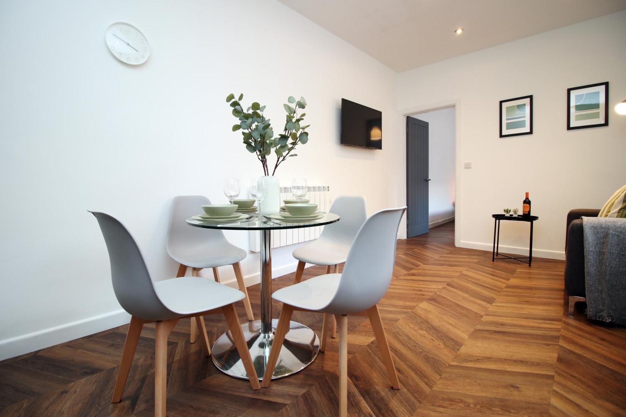 Fully Equipped Kitchen, Parking, City Centre Swansea Ngoại thất bức ảnh
