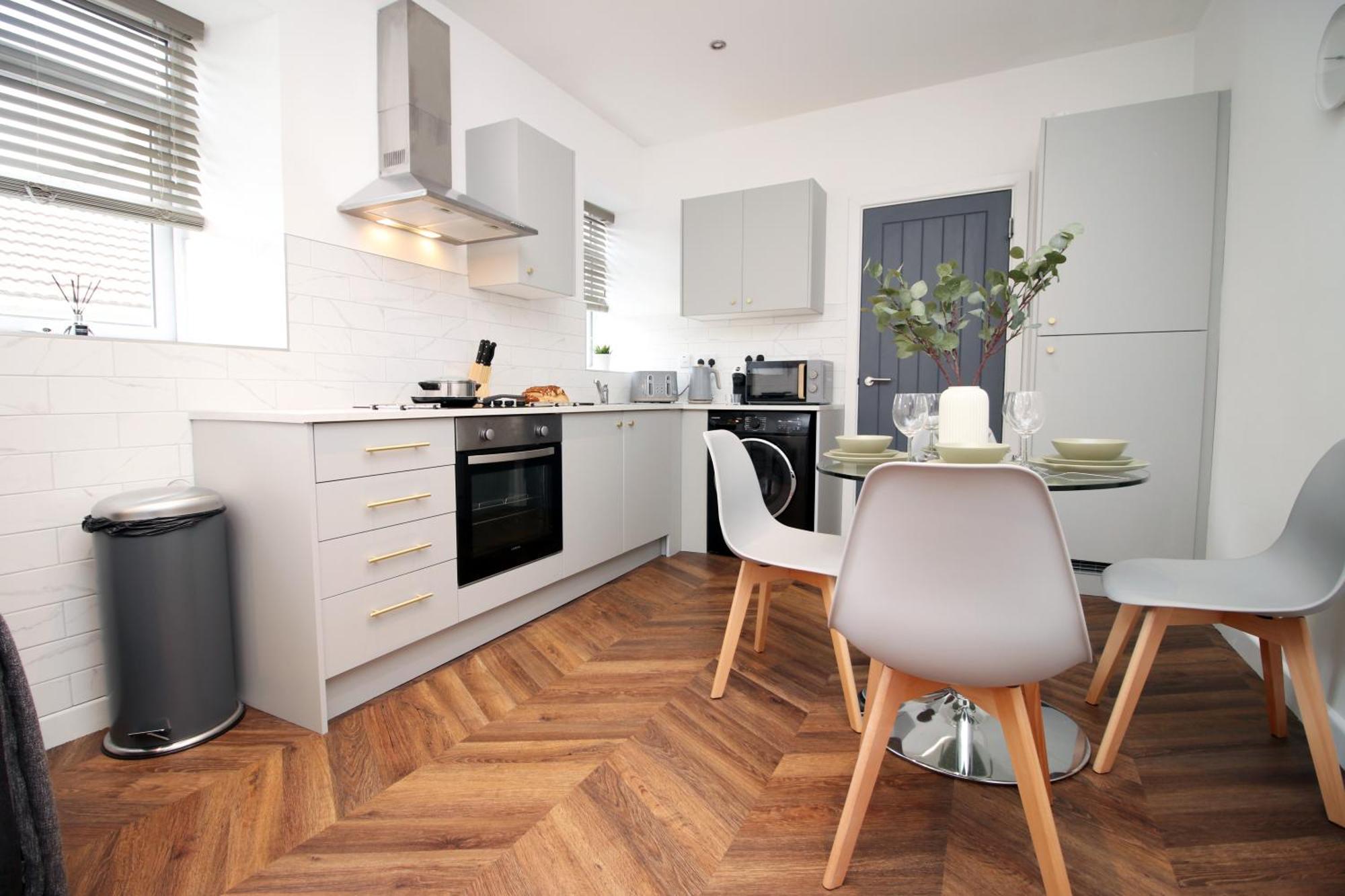 Fully Equipped Kitchen, Parking, City Centre Swansea Ngoại thất bức ảnh