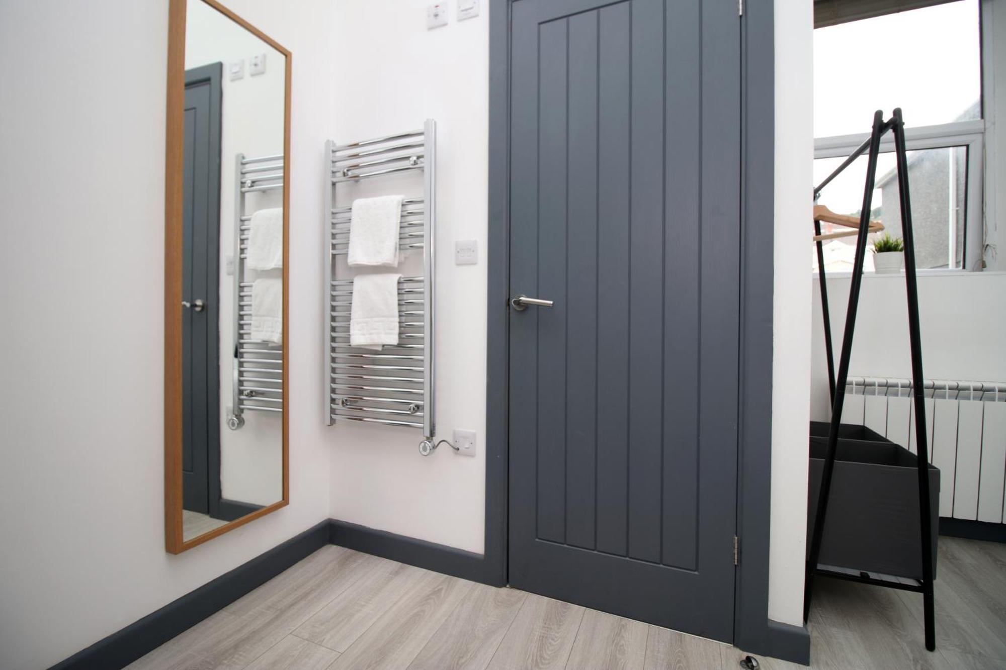 Fully Equipped Kitchen, Parking, City Centre Swansea Ngoại thất bức ảnh